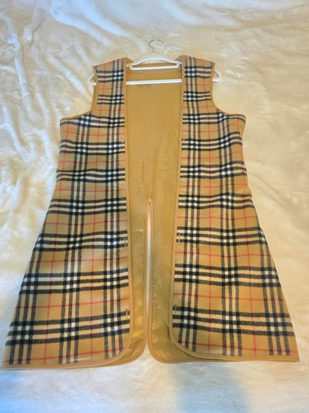 Authentic Burberry Vintage Check Sleeveless Coat - Beige Like New - Picture 8 of 14